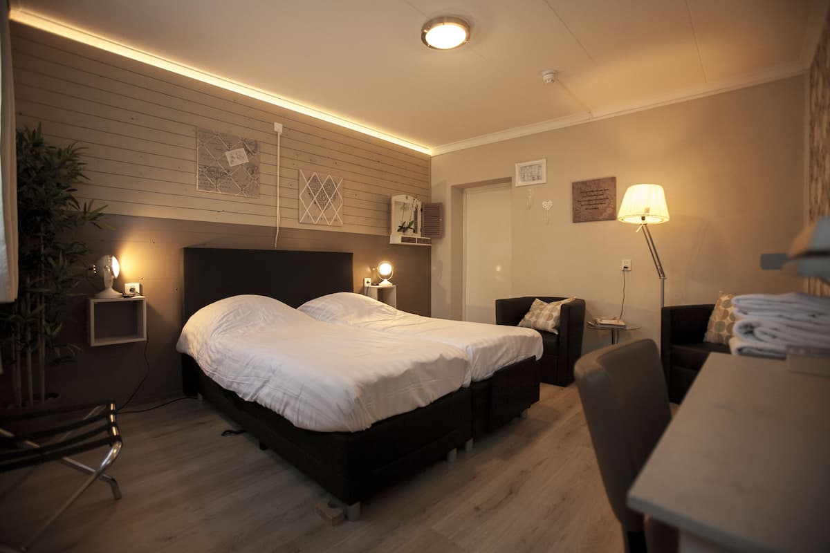 Twin Room | In-room safe, desk, cots/infant beds, free WiFi