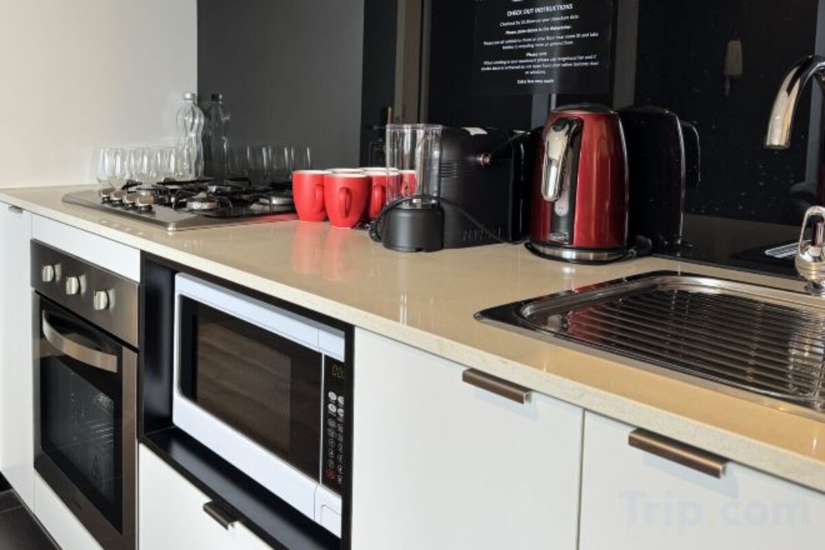 Cocina privada | Cafetera o tetera, frigorífico, microondas y placa de cocina