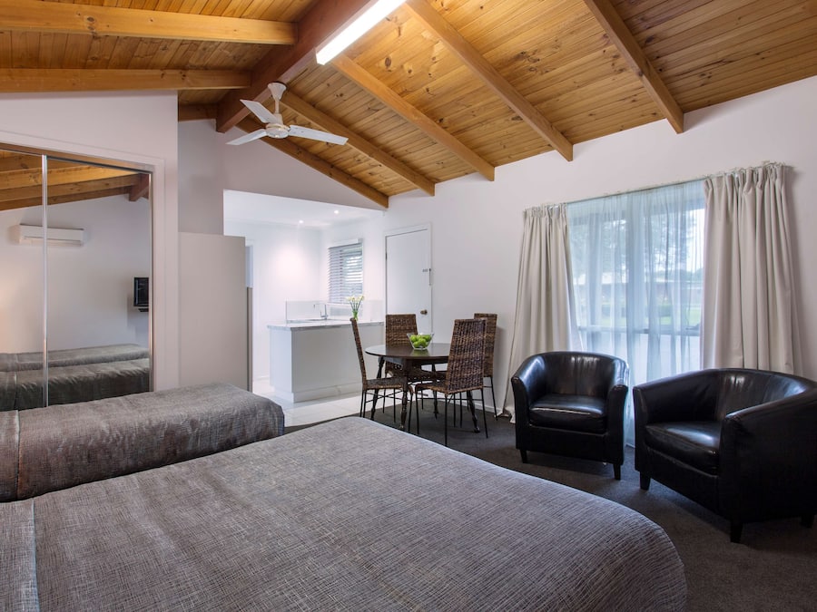 Desk, blackout drapes, iron/ironing board, free cribs/infant beds