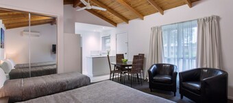 Best Western Colonial Village Motel