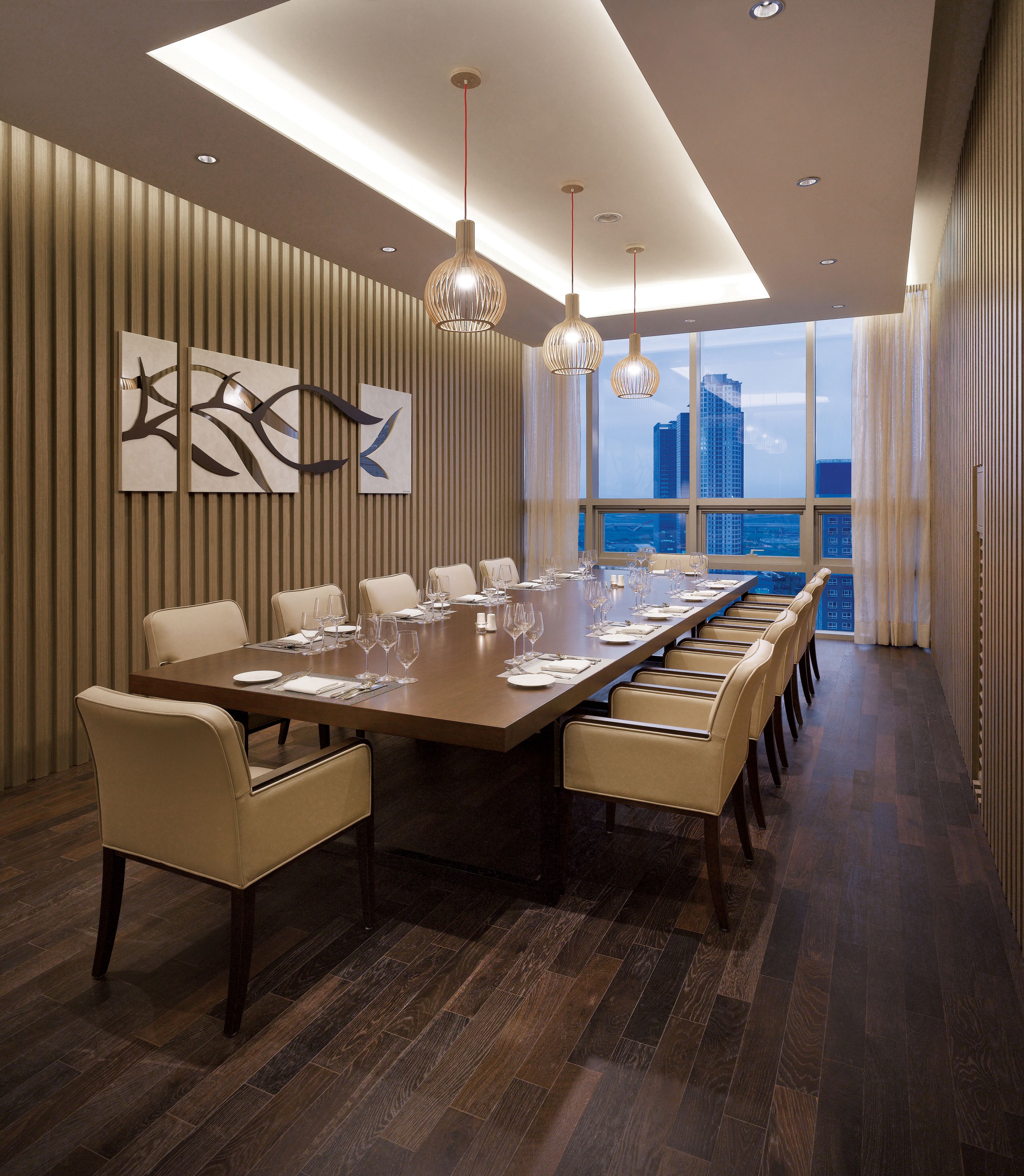 breakfast, lunch and dinner served