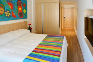 Premium bedding, minibar, in-room safe, desk - Royalty Rio Hotel (Rio de Janeiro)