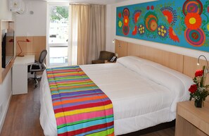 Ropa de cama de alta calidad y minibar 