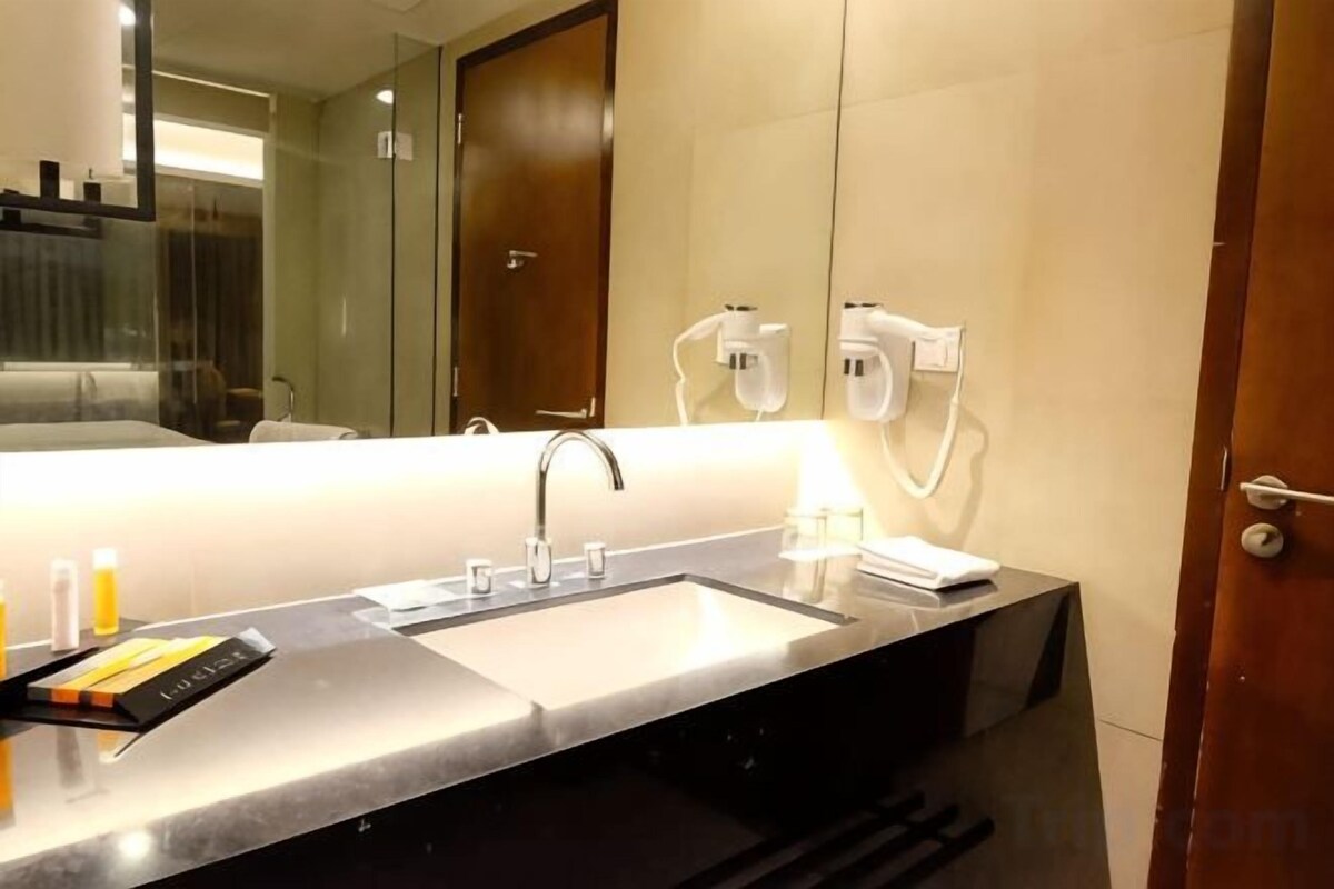 Free toiletries, towels