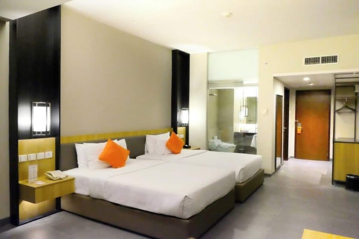 1 Schlafzimmer, hochwertige Bettwaren, Minibar, Zimmersafe