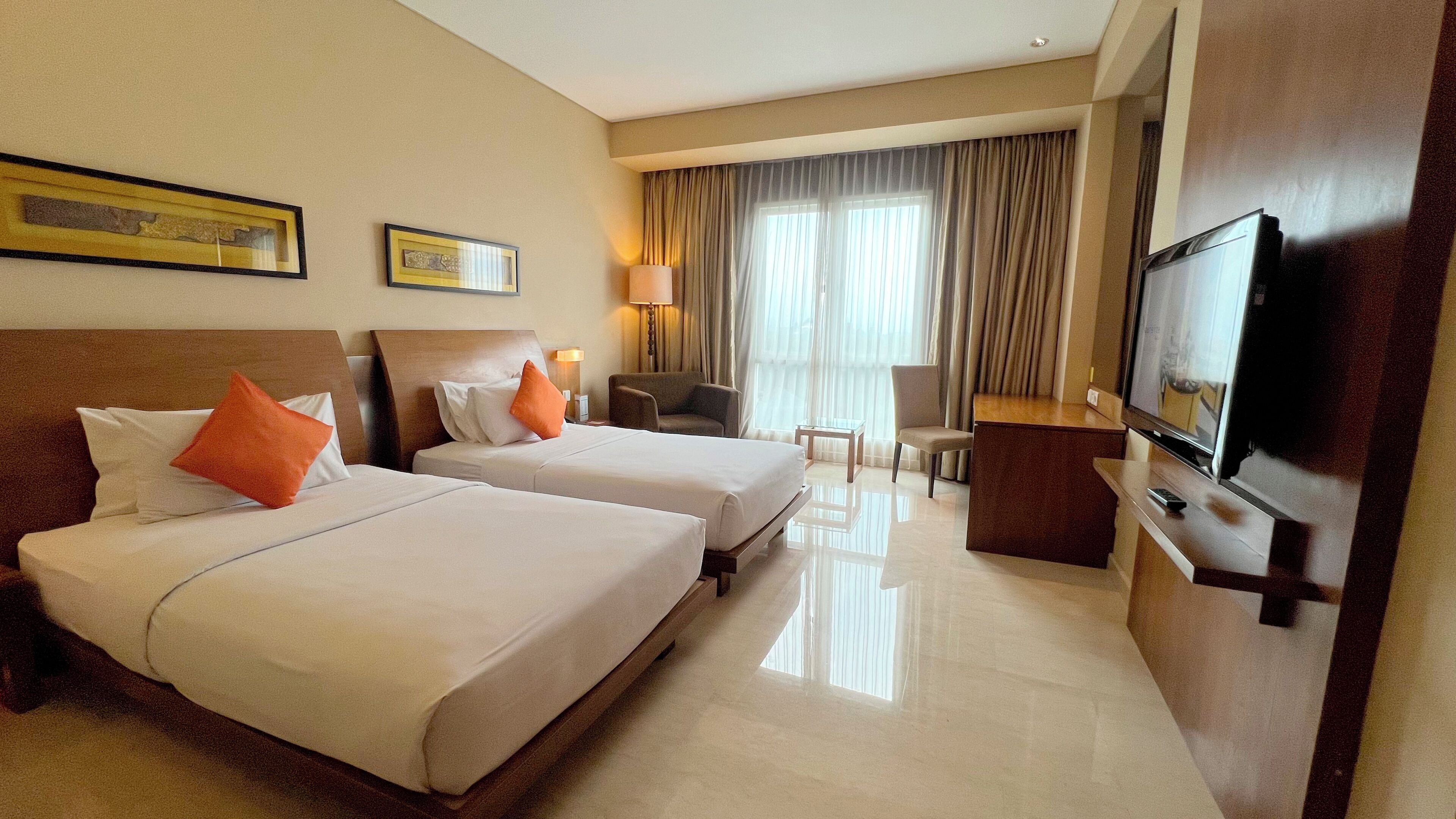 Premium bedding, minibar, in-room safe, desk