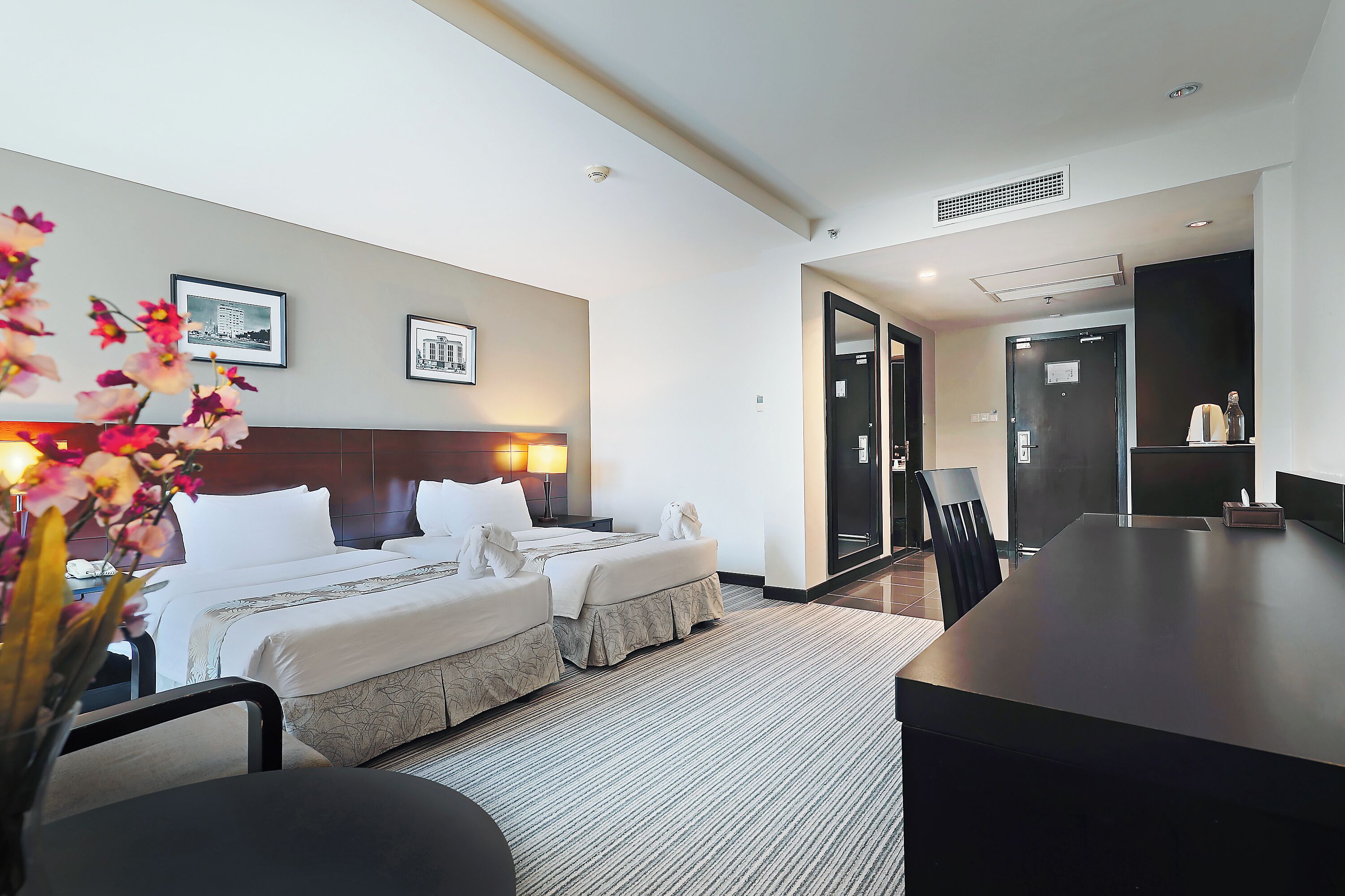 super standard twin | street view