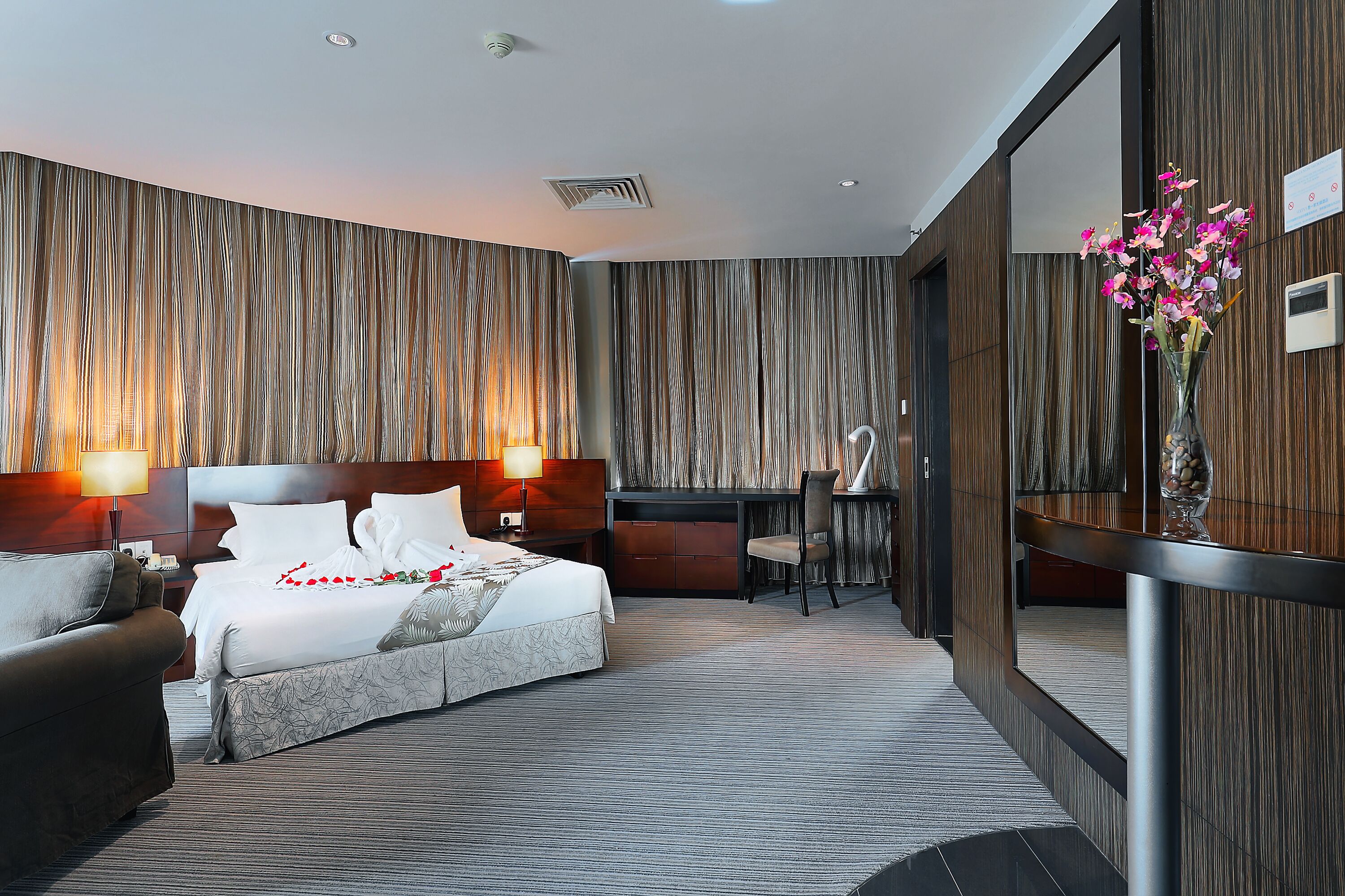 executive suite | city view