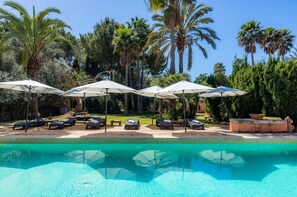 Outdoor pool, pool loungers - Es Revellar Art Resort - Adults Only (Campos)