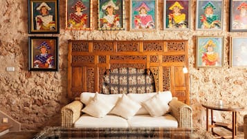 Junior Suite Deluxe | 1 bedroom, Egyptian cotton sheets, premium bedding, down comforters