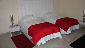 Unclassified image, 5 of 9, button - Malaika Hotel (Bissau)