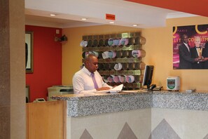 Reception - Malaika Hotel (Bissau)
