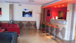 Unclassified image, 4 of 9, button - Malaika Hotel (Bissau)