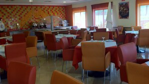 Unclassified image, 2 of 9, button - Malaika Hotel (Bissau)