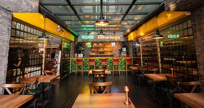 Boris Hotel