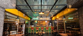 Boris Hotel