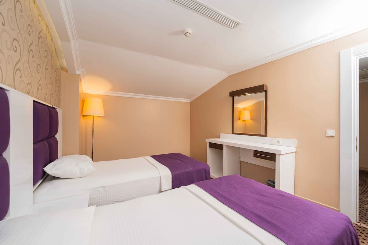 1 bedroom, premium bedding, minibar, in-room safe