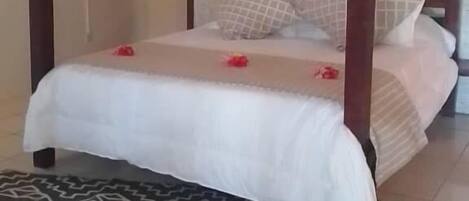 Egyptian cotton sheets, Tempur-Pedic beds, minibar, in-room safe