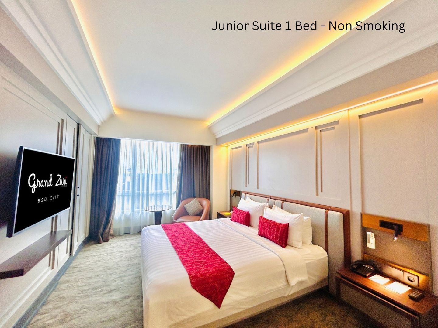 Junior Suite NON Smoking | Premium bedding, minibar, in-room safe, desk