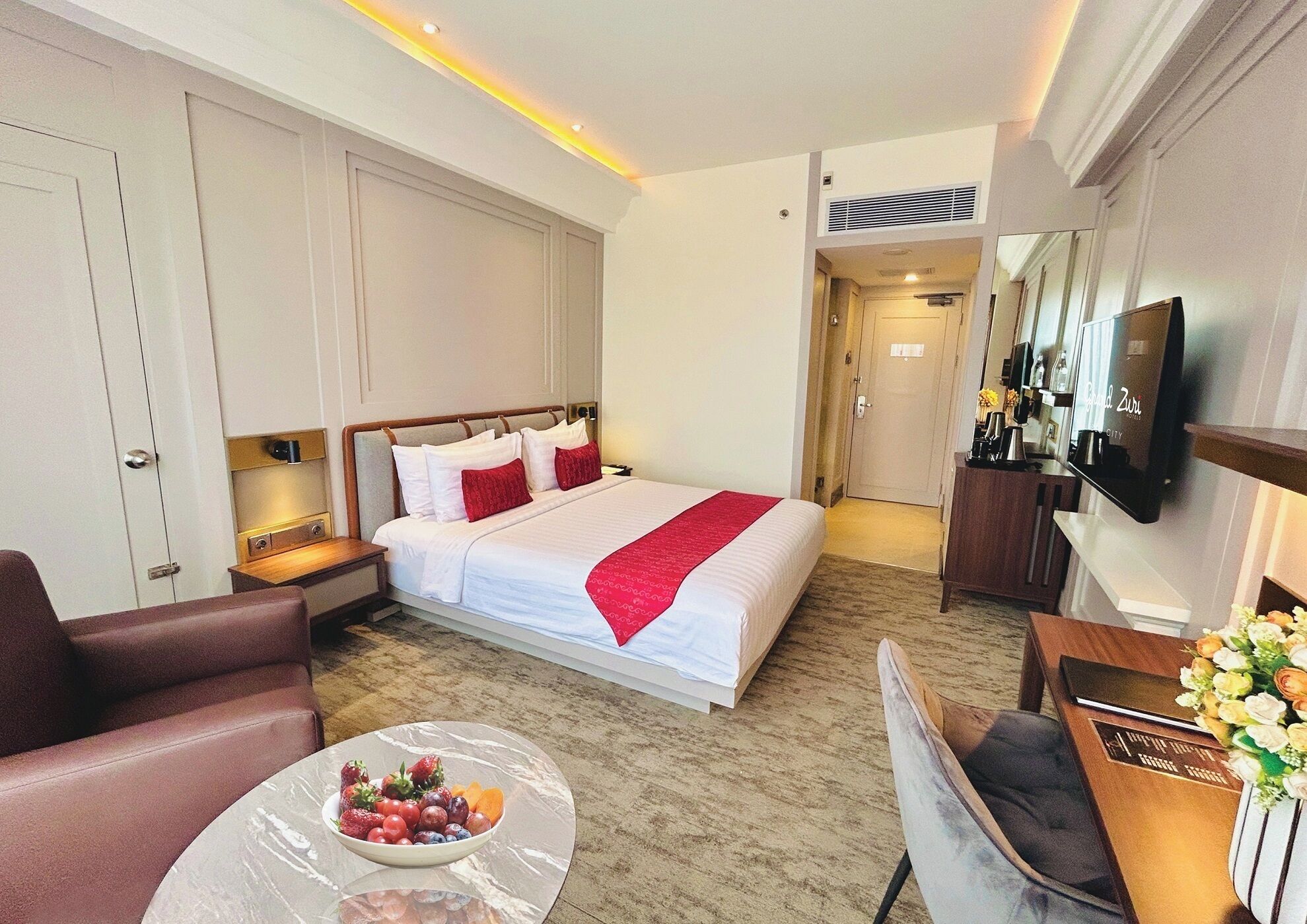 new superior king/ double (non smoking) | 1 bedroom, premium bedding, minibar, in-room safe