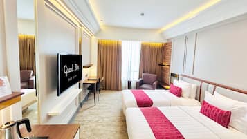 Superior Twin NON Smoking | Seprai premium, minibar, brankas, dan meja kerja