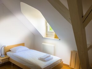 Standard Single Room, Private Bathroom (Château) | Desk, free WiFi, bed sheets