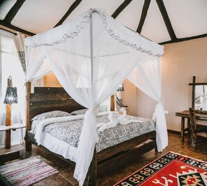 Caja de seguridad en la habitación y decoración personalizada 