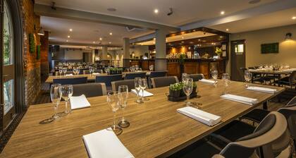 Nightcap at Ferntree Gully Hotel Motel