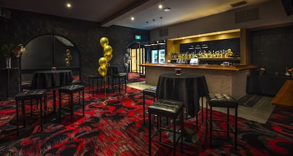 Nightcap at Ferntree Gully Hotel Motel