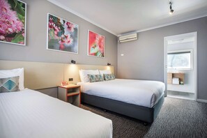 Desk, iron/ironing board, free WiFi, bed sheets - Nightcap at Ferntree Gully Hotel Motel (Ferntree Gully)