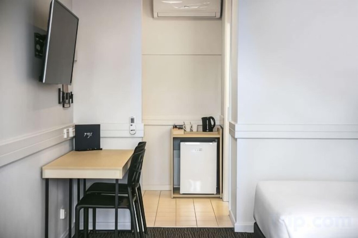 Desk, iron/ironing board, WiFi (free), bed sheets
