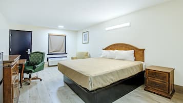 Habitación, 1 cama de matrimonio grande, fumadores | Escritorio, tabla de planchar con plancha, wifi gratis y ropa de cama