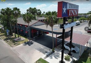 Property entrance - Texas Inn Brownsville by Hotel O (Brownsville)