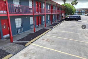 Free self parking - Texas Inn Brownsville by Hotel O (Brownsville)