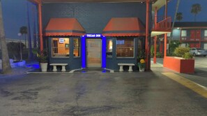 Majoituspaikan julkisivu