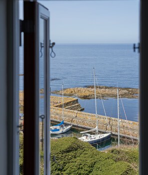Tradisjonelt dobbeltrom, 1 kingsize-seng, sjøvendt (Detached Bathroom) | Utsikt mot strand/hav