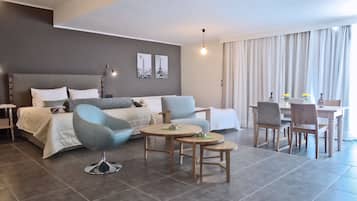 Executive Suite with Harbor View | 1 多间卧室、高档床上用品、客房内保险箱、办公桌