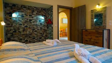 1 bedroom, in-room safe, desk, blackout curtains