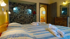 1 chambre, coffre-fort, bureau, rideaux d’obscurcissement