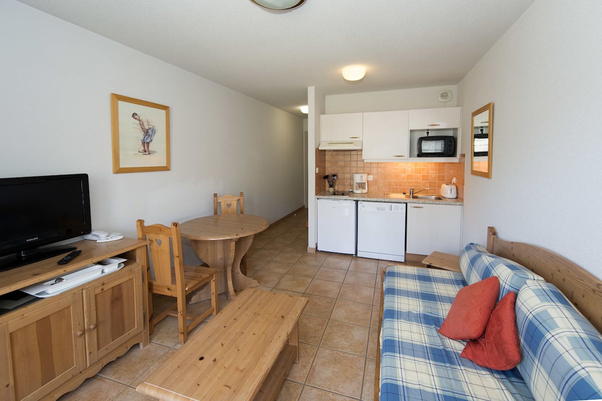 Studio | Living area | LCD TV