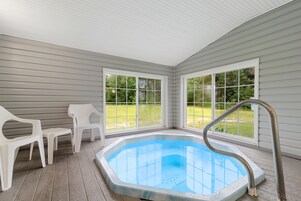 Bañera de hidromasaje interior