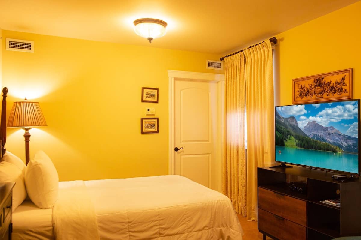Economy Room