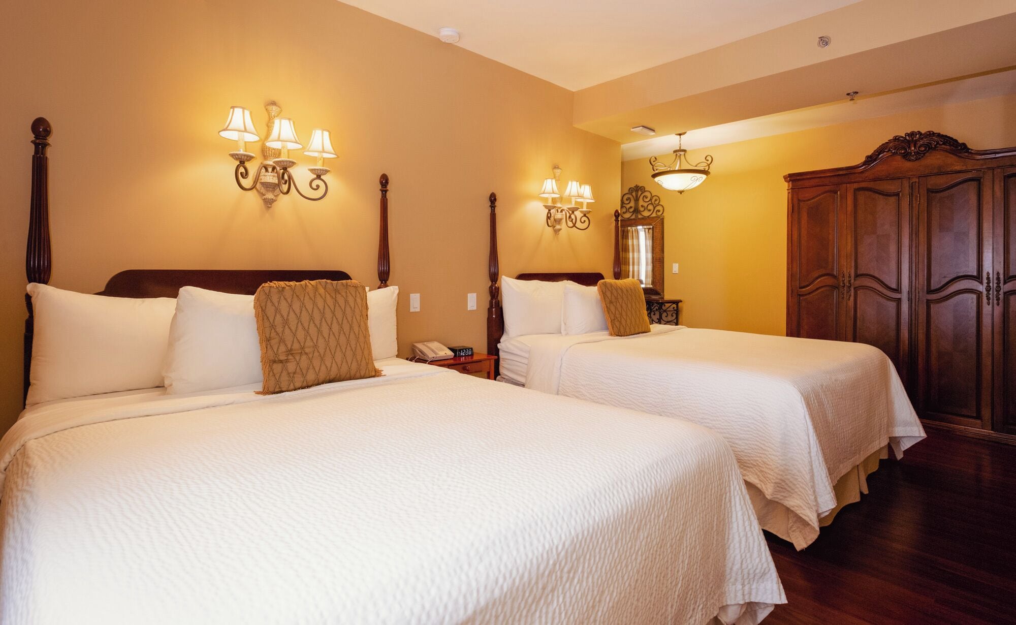 family suite | blackout curtains, iron/ironing board, free wifi, bed sheets