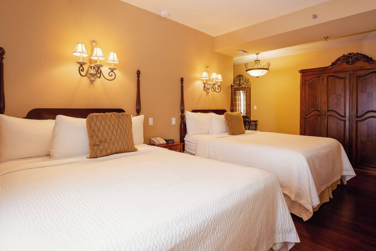 family suite | blackout curtains, iron/ironing board, free wifi, bed sheets