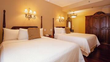 Family Suite | 1 bedroom, blackout drapes, iron/ironing board, free WiFi