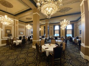 Déjeuner complet servi tous les jours en supplément