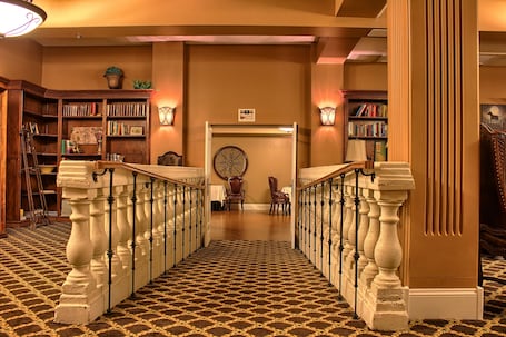 Interior. Grant Hall Hotel