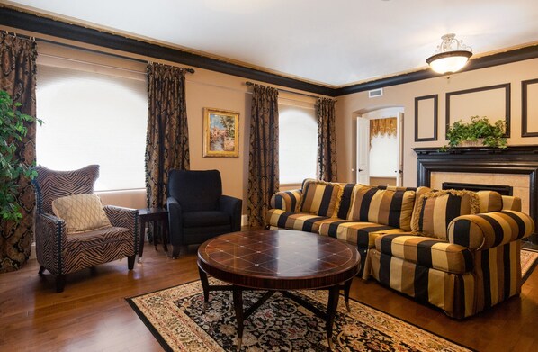 Executive One Bedroom Suite | Living area