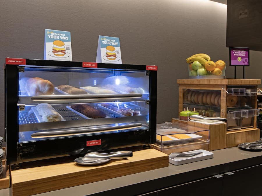 Free daily continental breakfast
