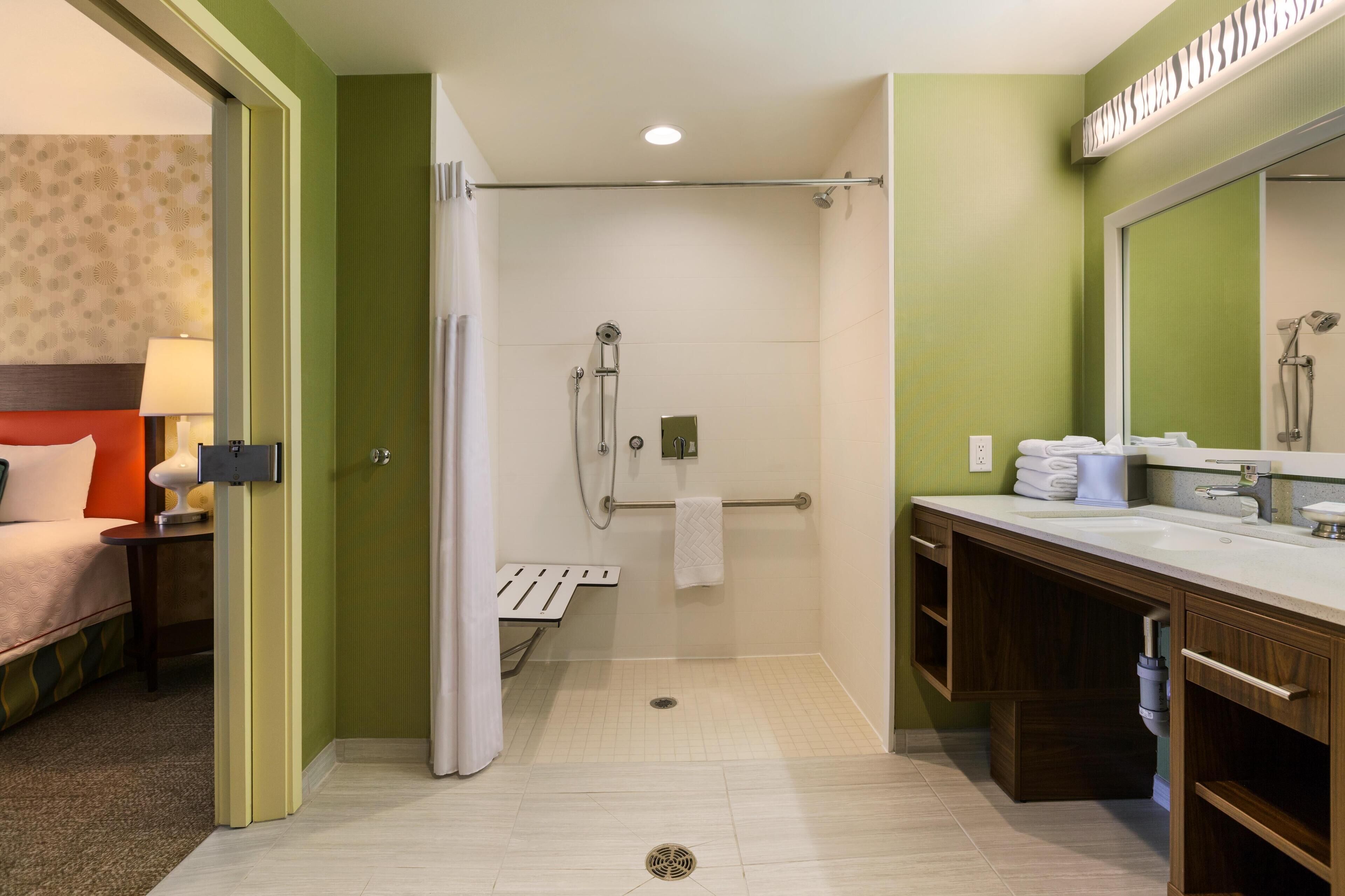 Photo - Home2 Suites by Hilton West Edmonton